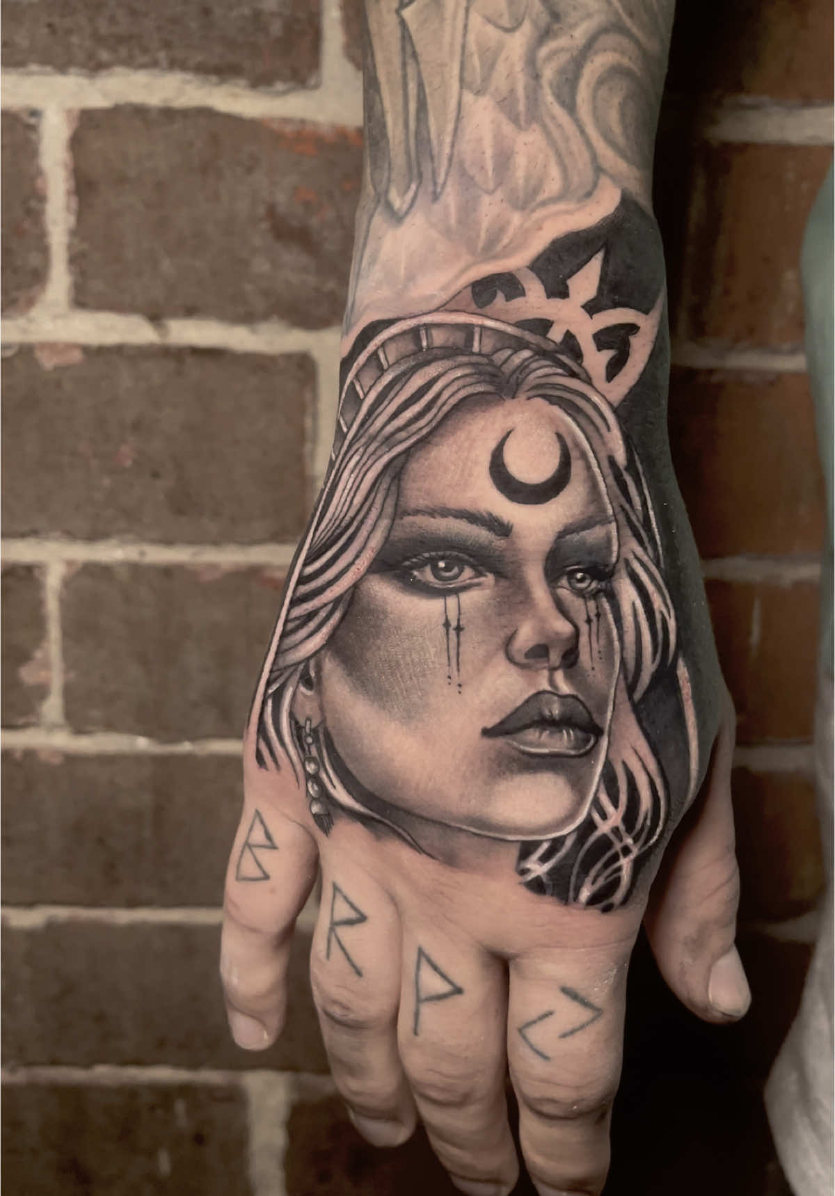 @Blackandgreydre