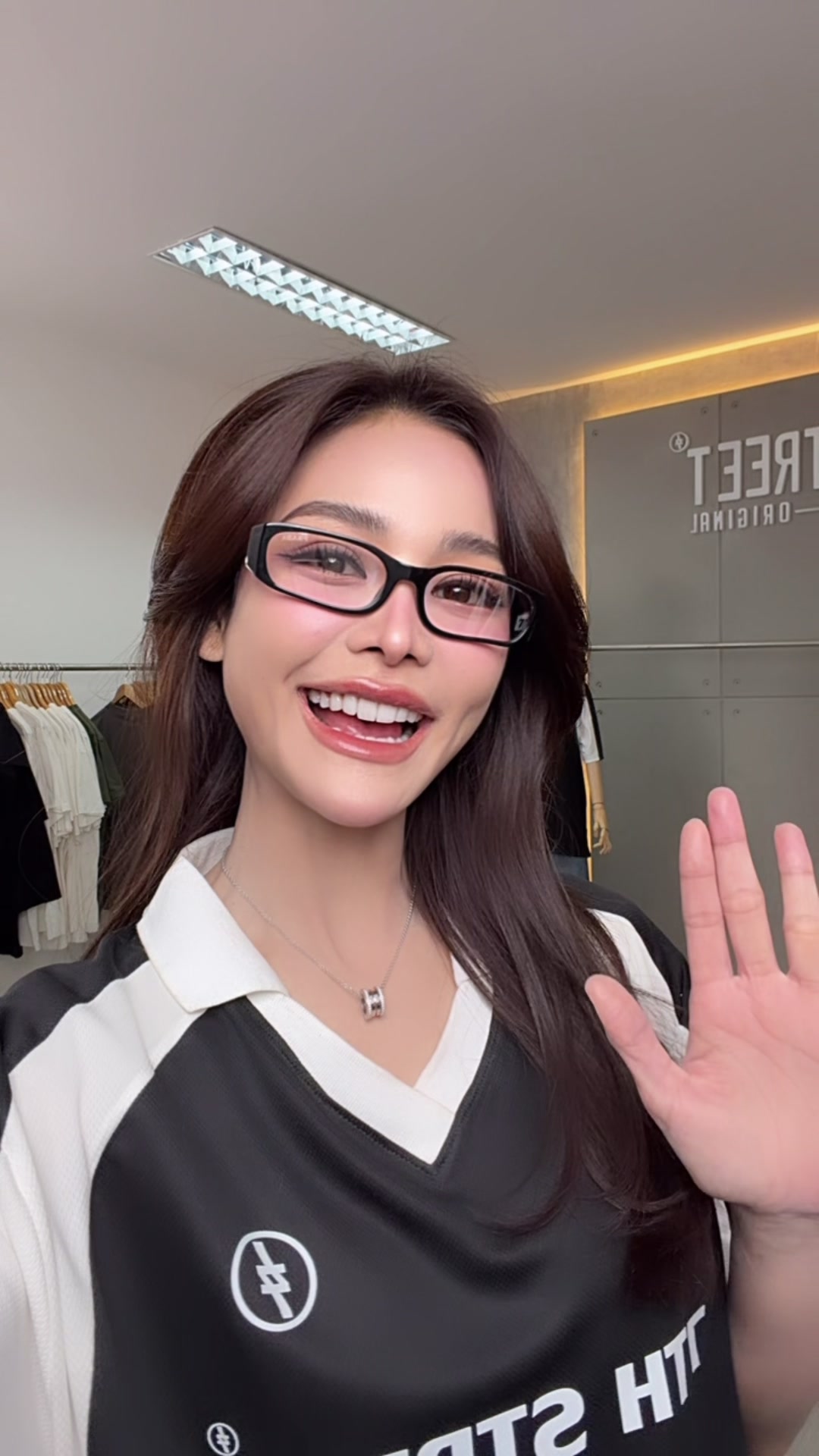 @7thStreetOfficial
