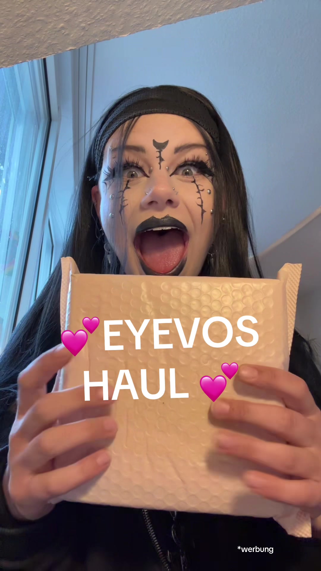 @Elina