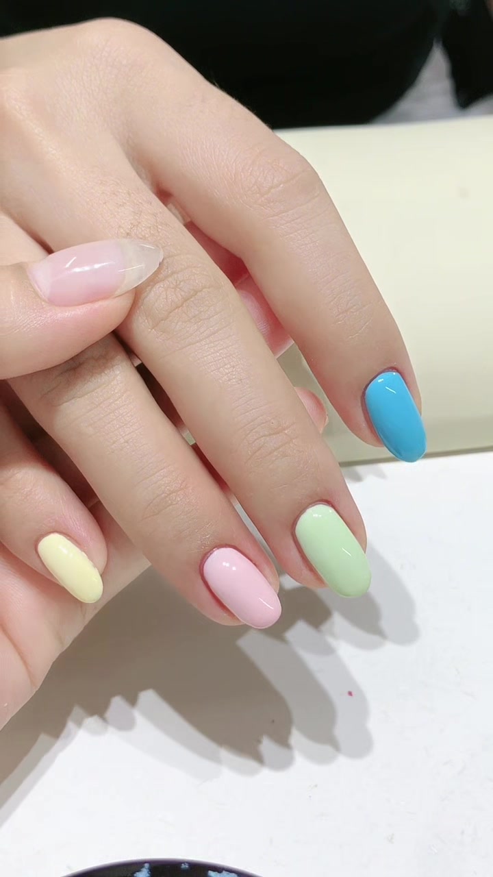 @ROUNI NAILS