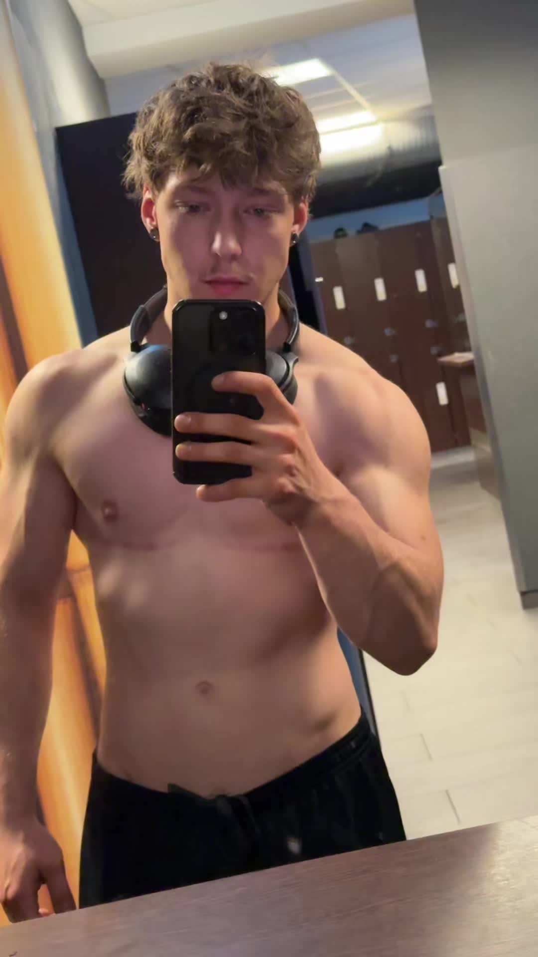@just.a.rxndom.gymbro