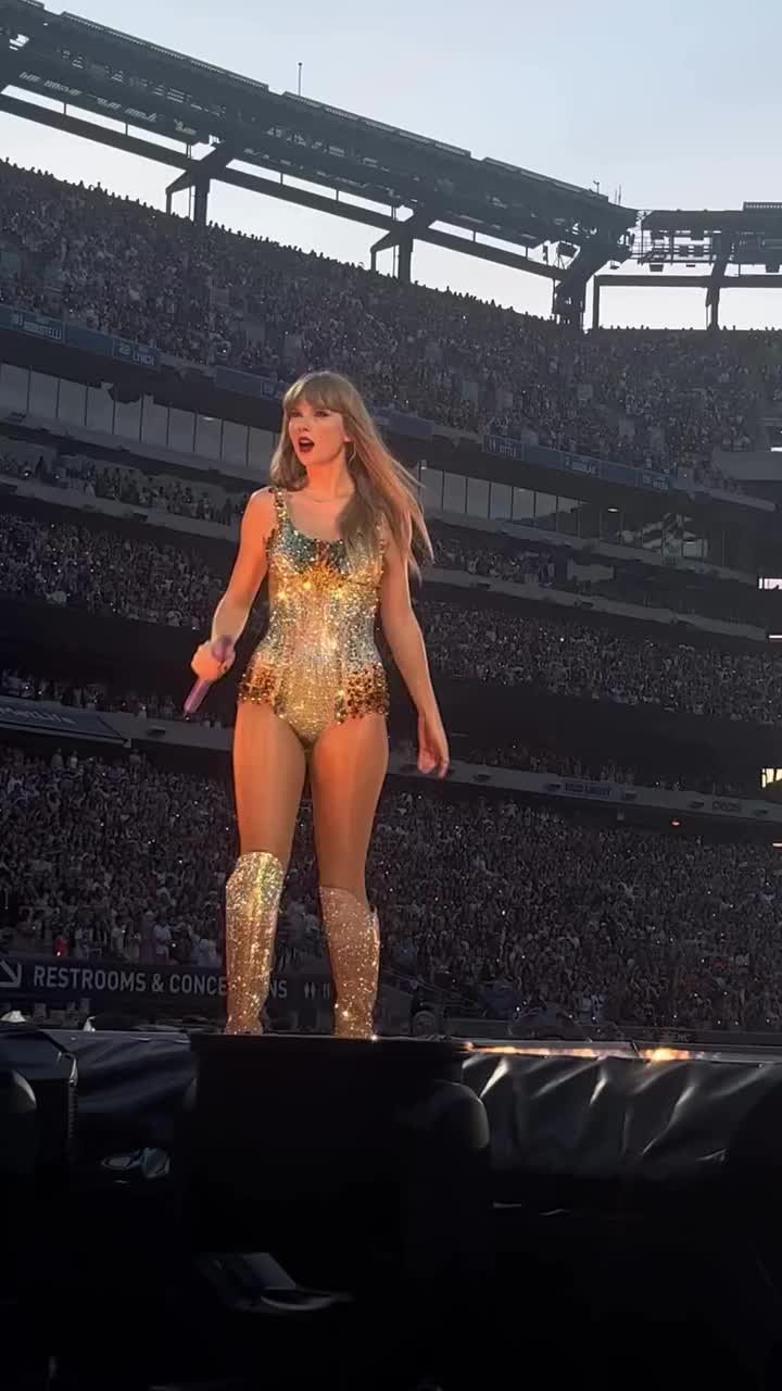 @𓂃꙳⋆videos from the eras tour