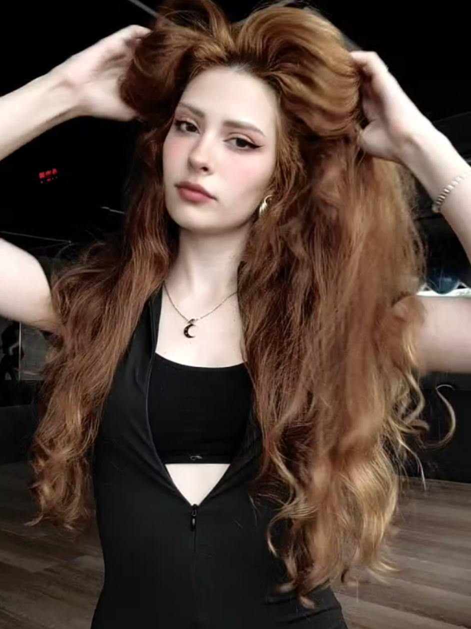 @𝓜𝓲𝓵𝓵𝔂 𝓜𝓸𝓸𝓷 ☾