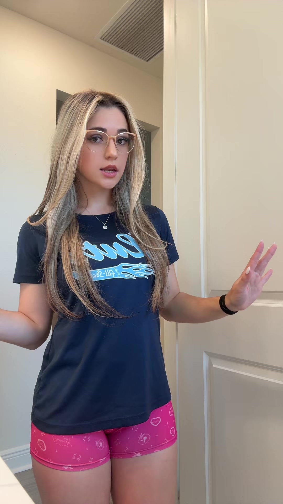@zoeycakezz