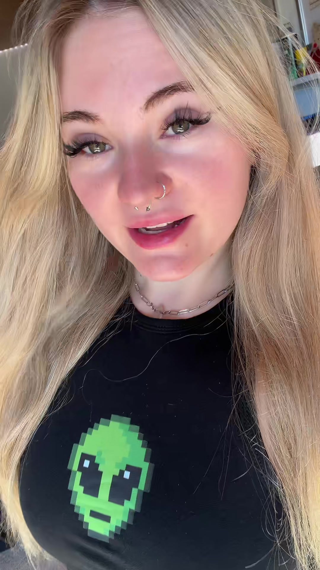 @Lizzy Cherry 🍒