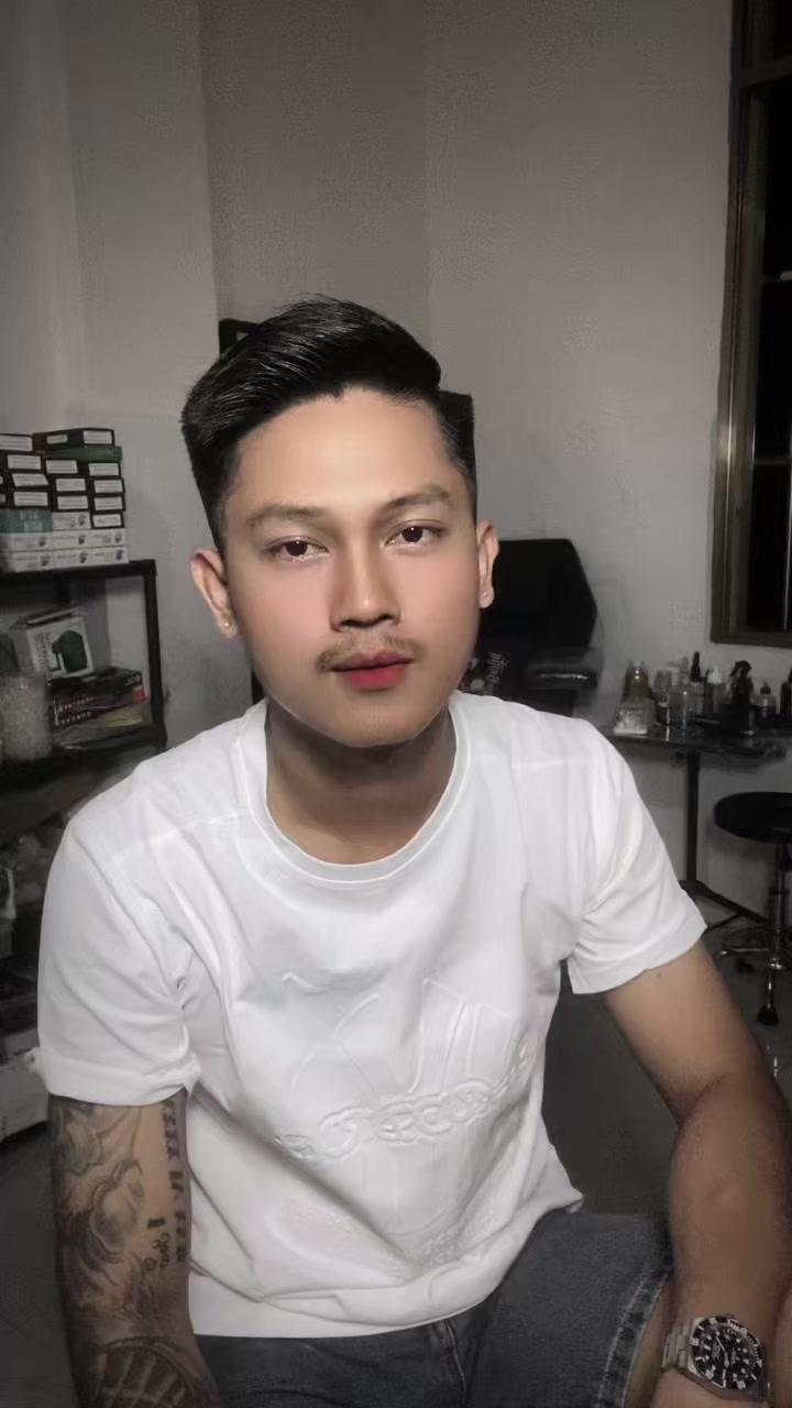 @SanHtoo