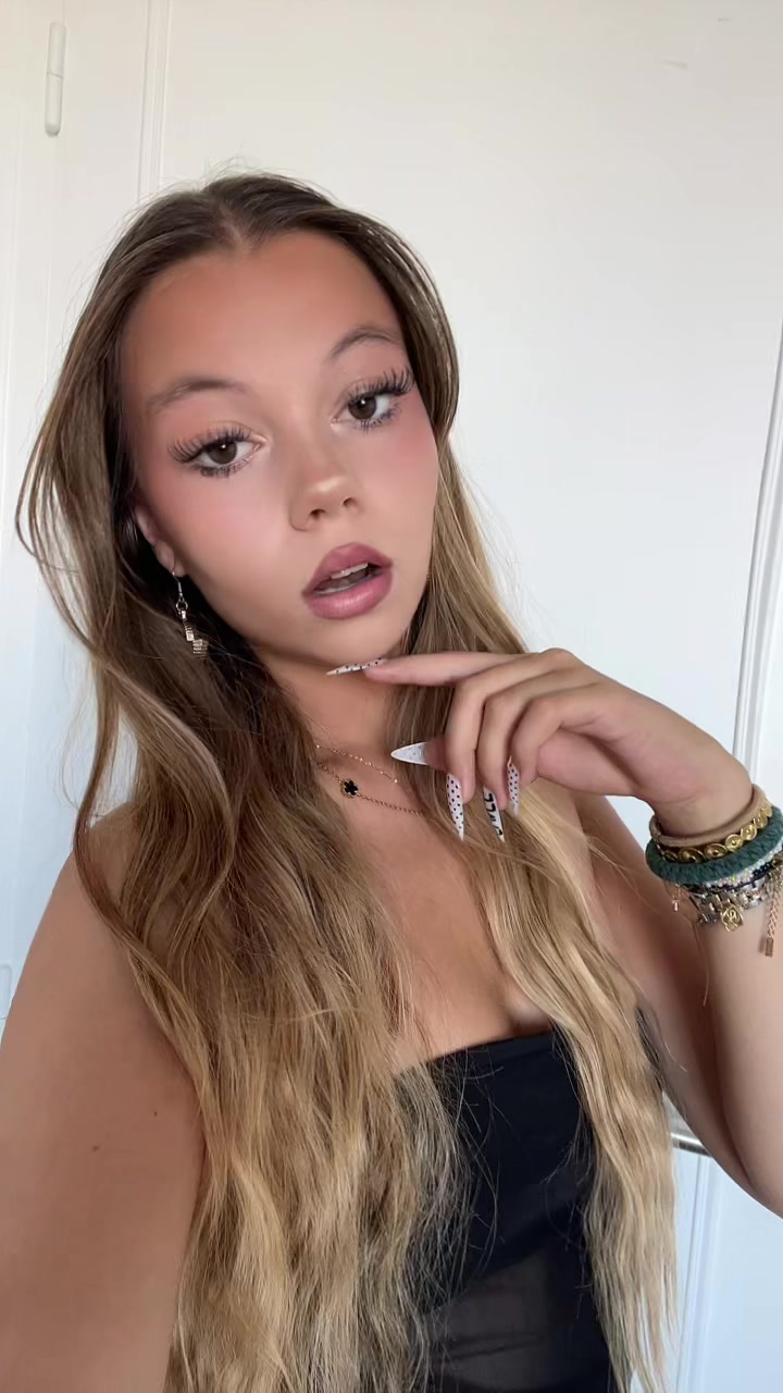 @✯