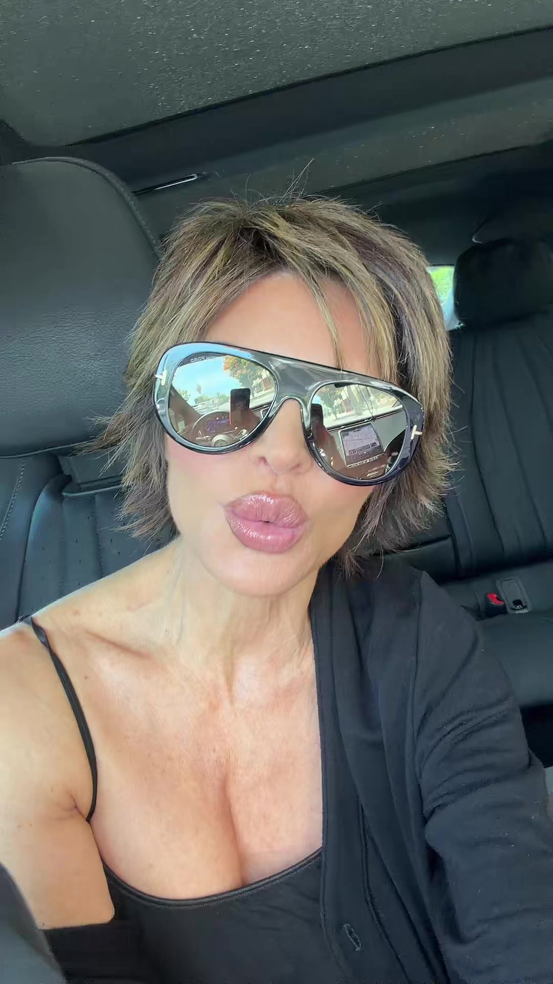 @Lisa Rinna