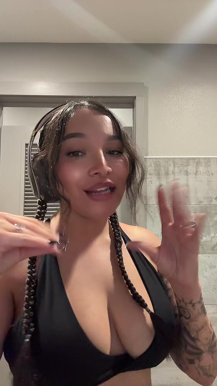 @Sierra Marie 🩵🦋