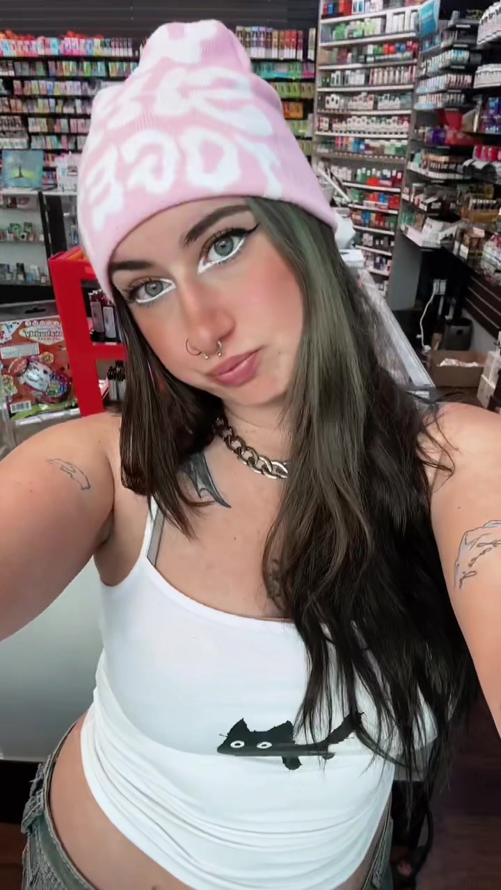 @Emileejo_