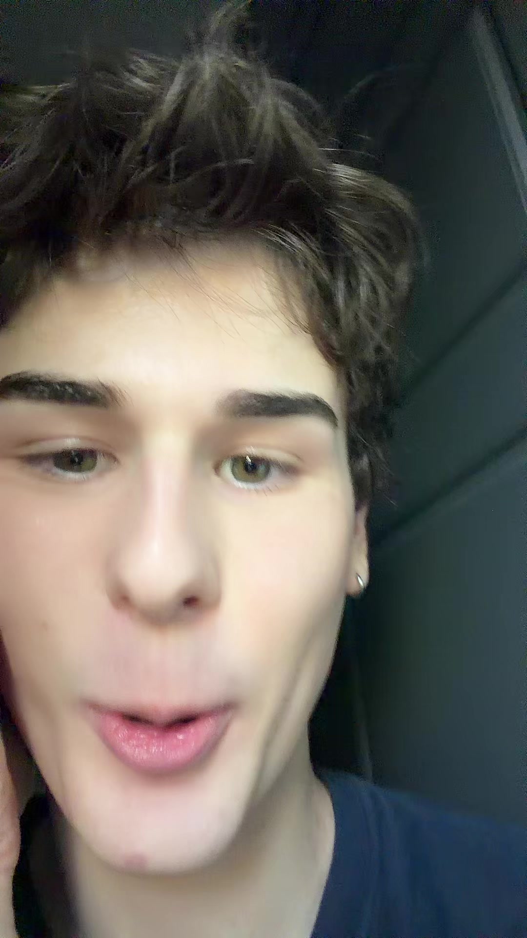 @🦄