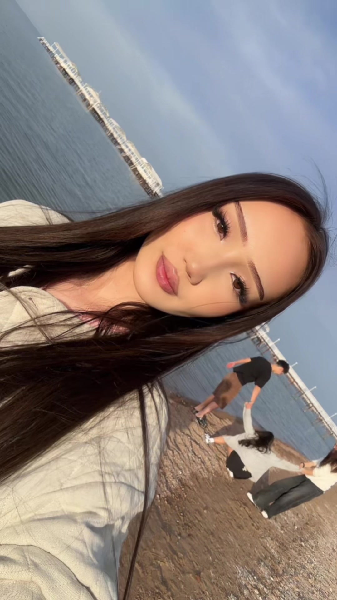 @⃟