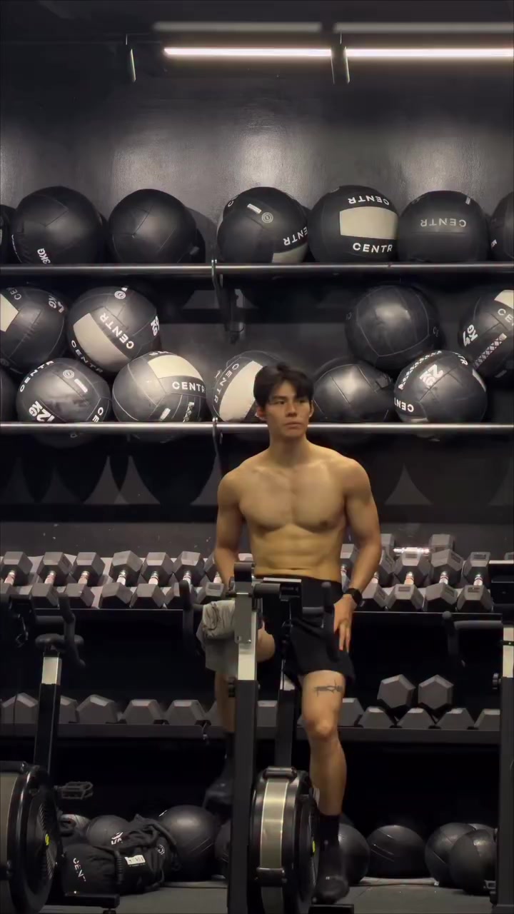 @ThaiChineseCuteboy