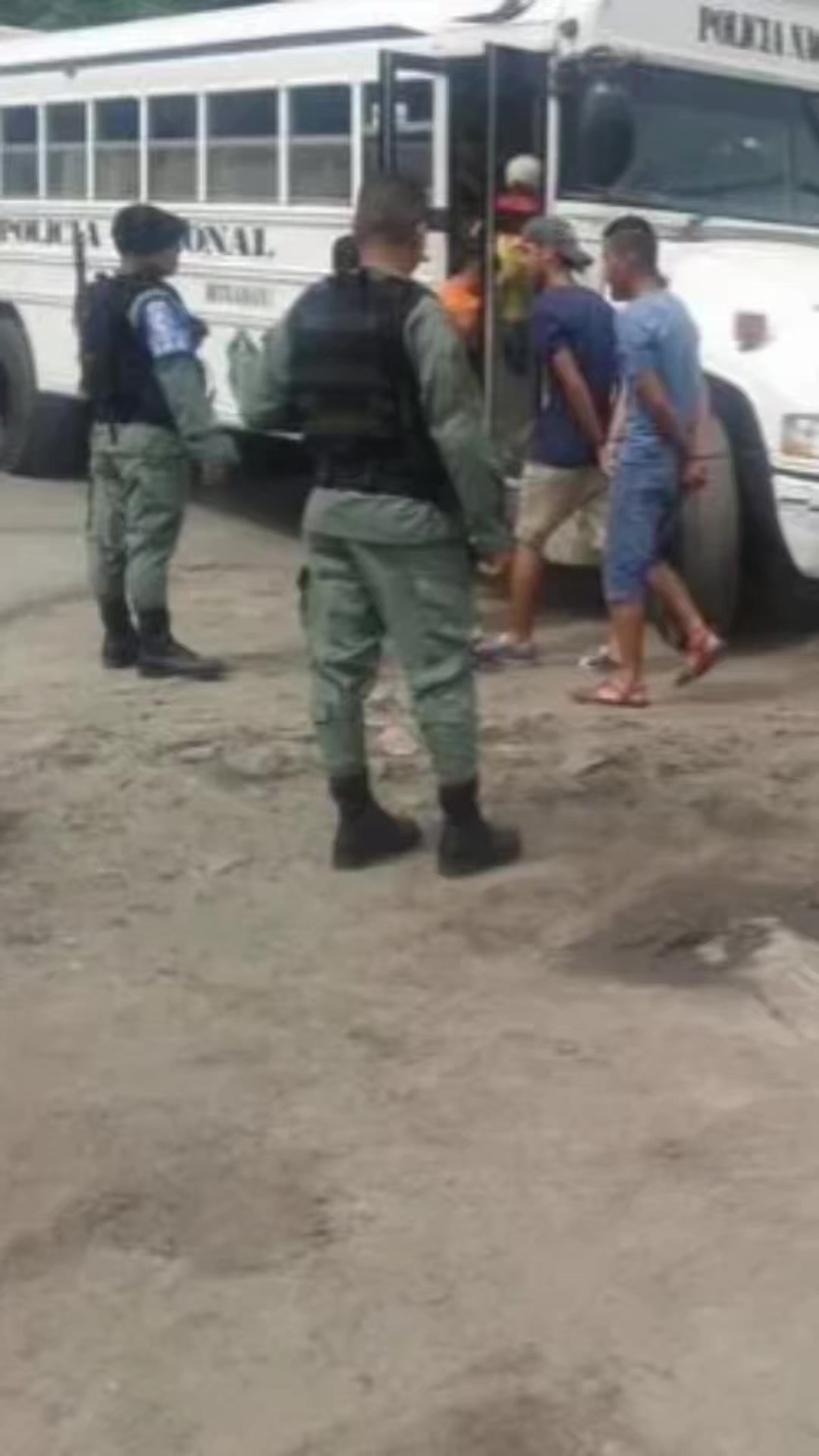 @Carlos Polastrii
