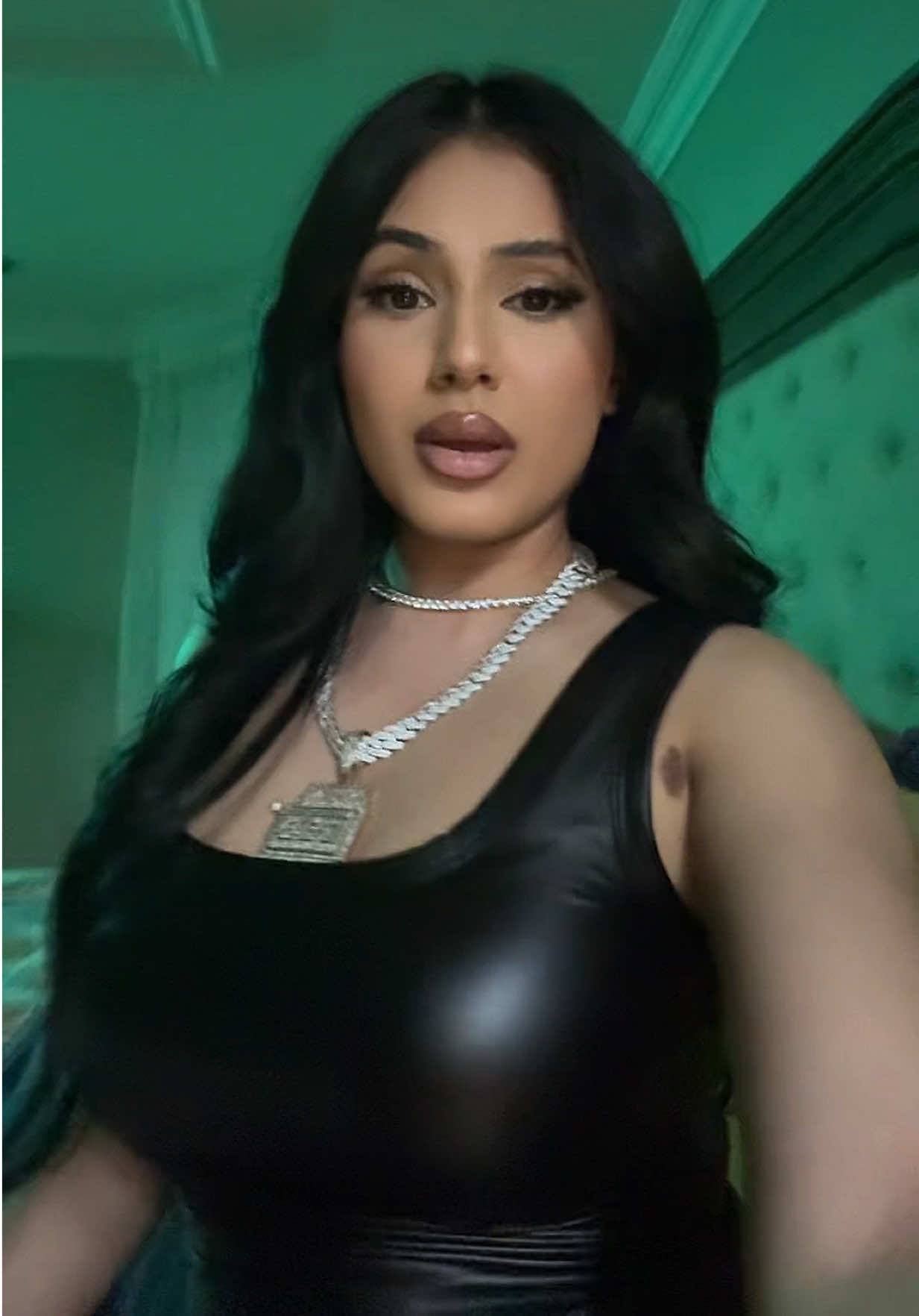 @xoxoishneet