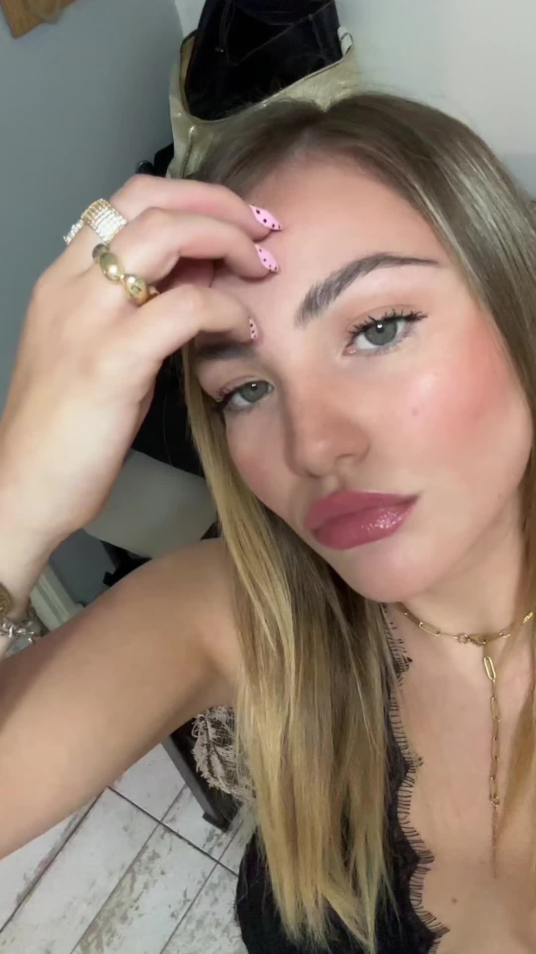 @Agostinaron