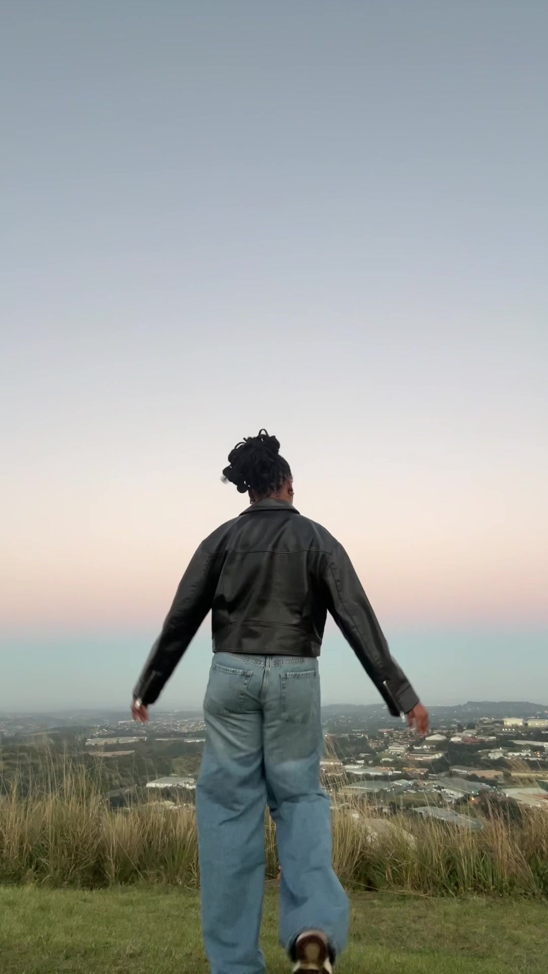 @KhanyaMzobe