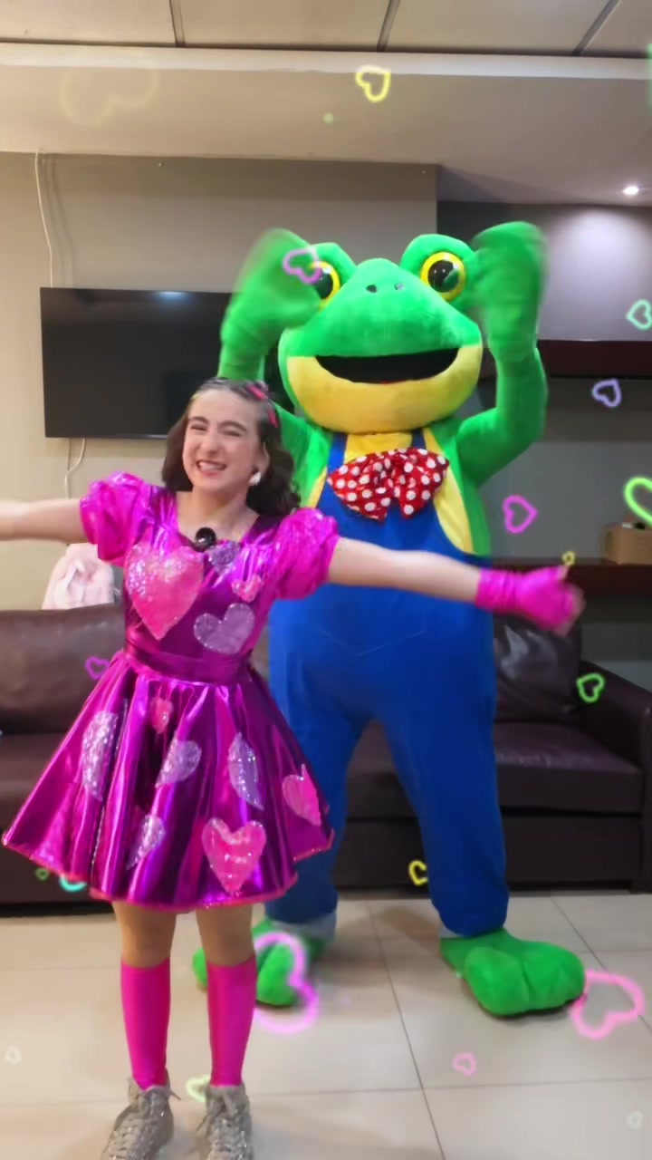 @LoreLaraOfficial