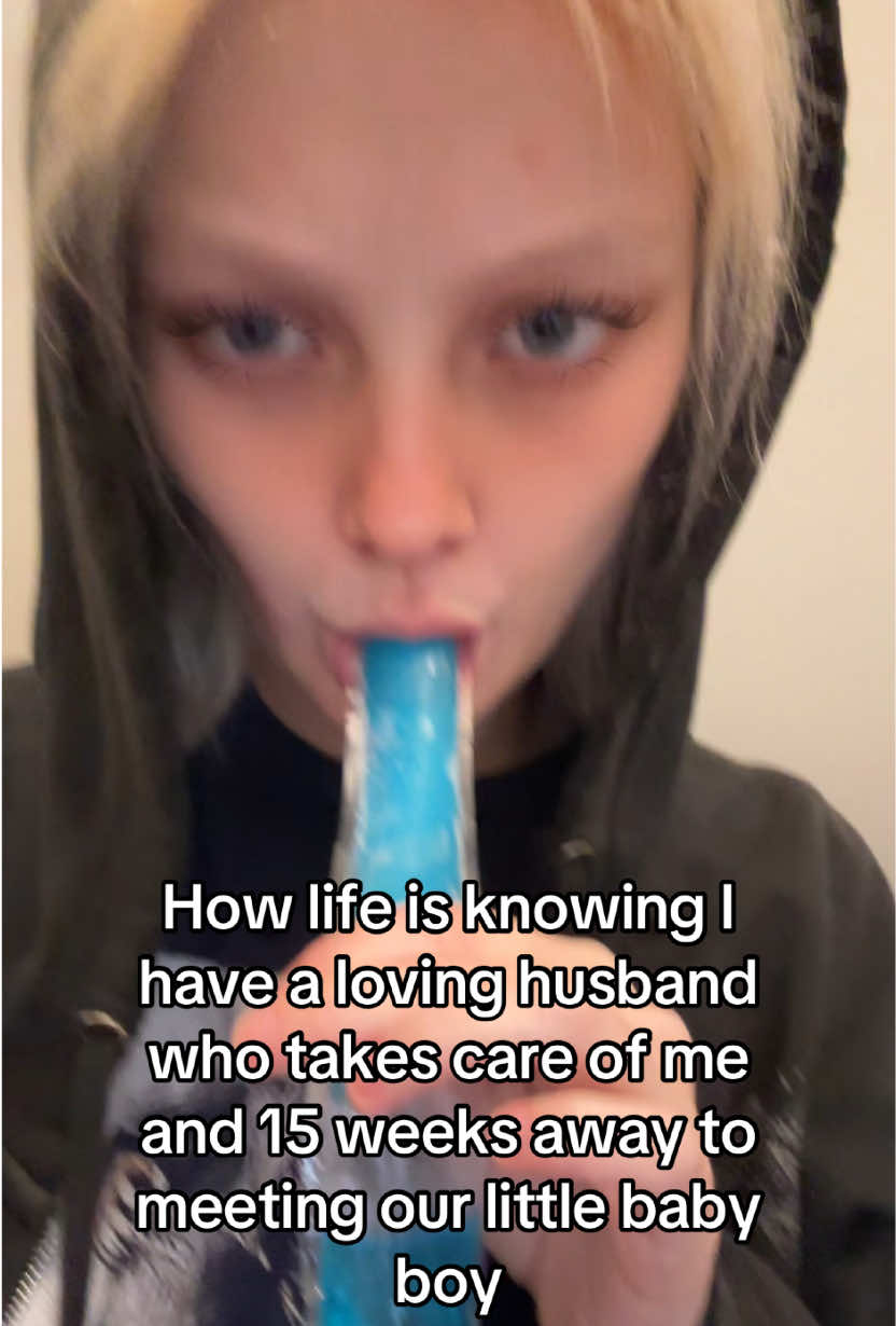 @lauren clowes