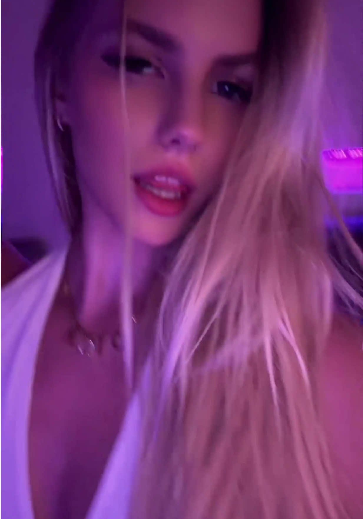 @itsvladameronenn