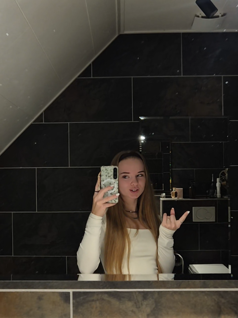 @Xenie🦋