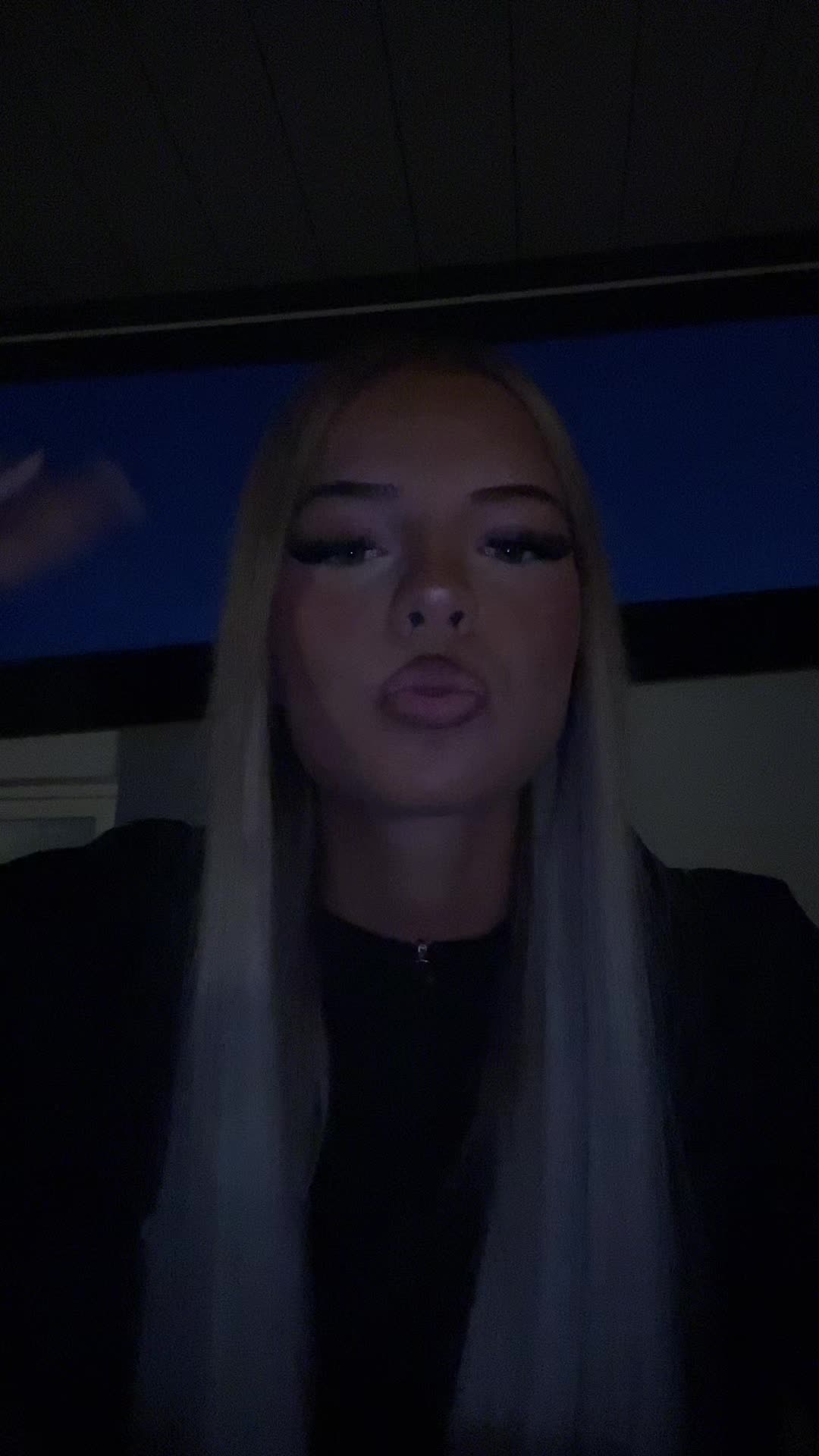 @emilyemnn