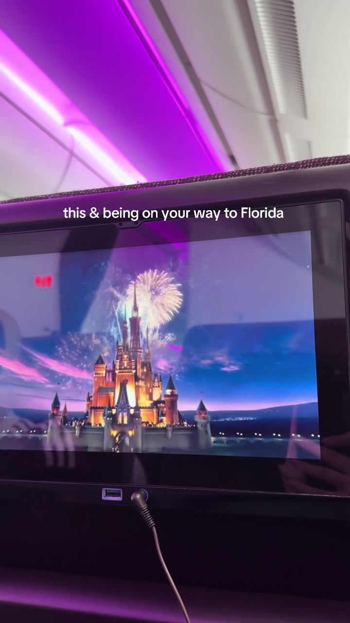 @Ellie 🐭🎠✨