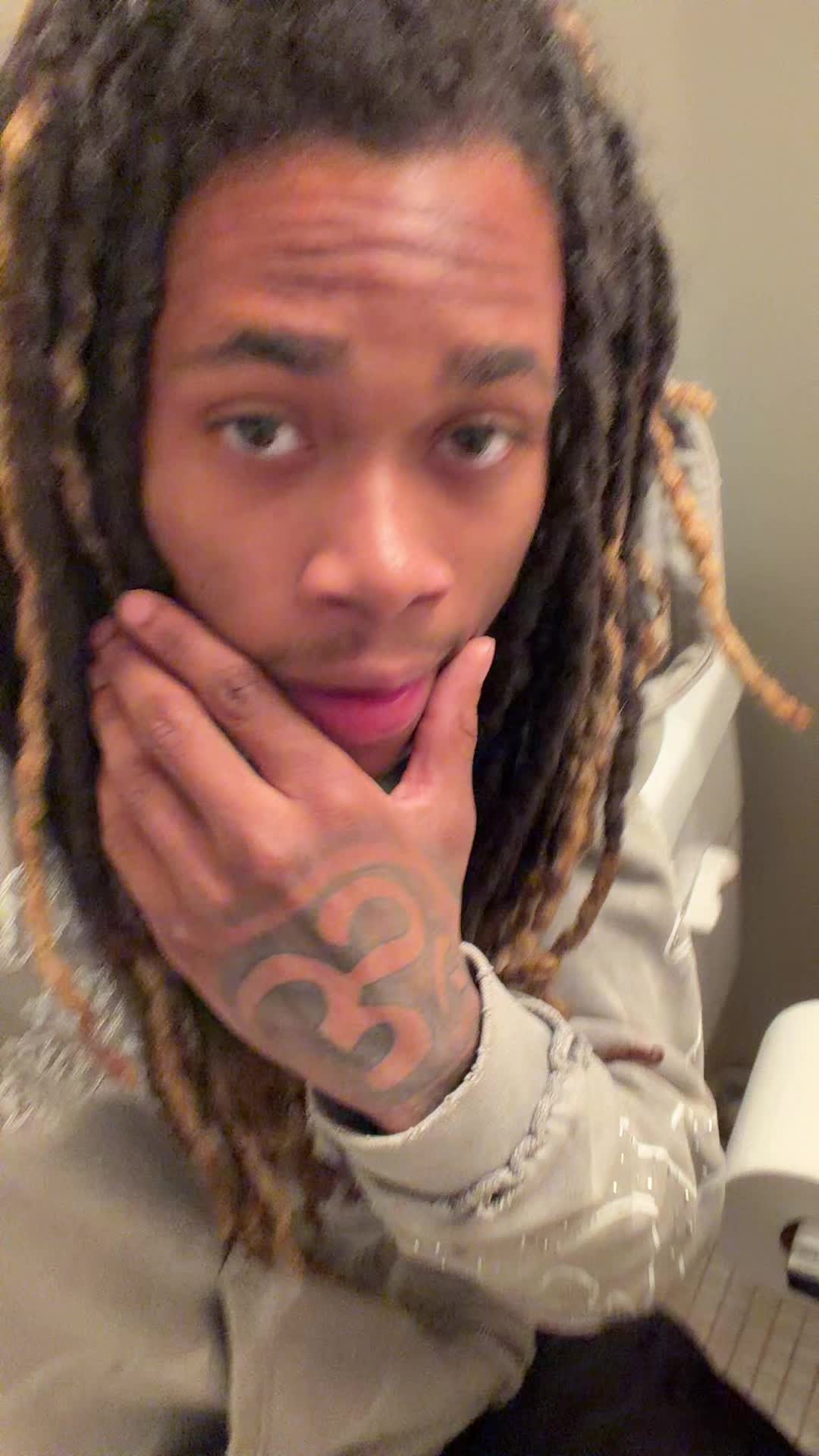 @Dee🔥🦁