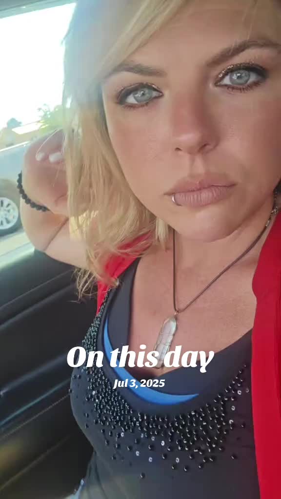 @EmzyXoxo