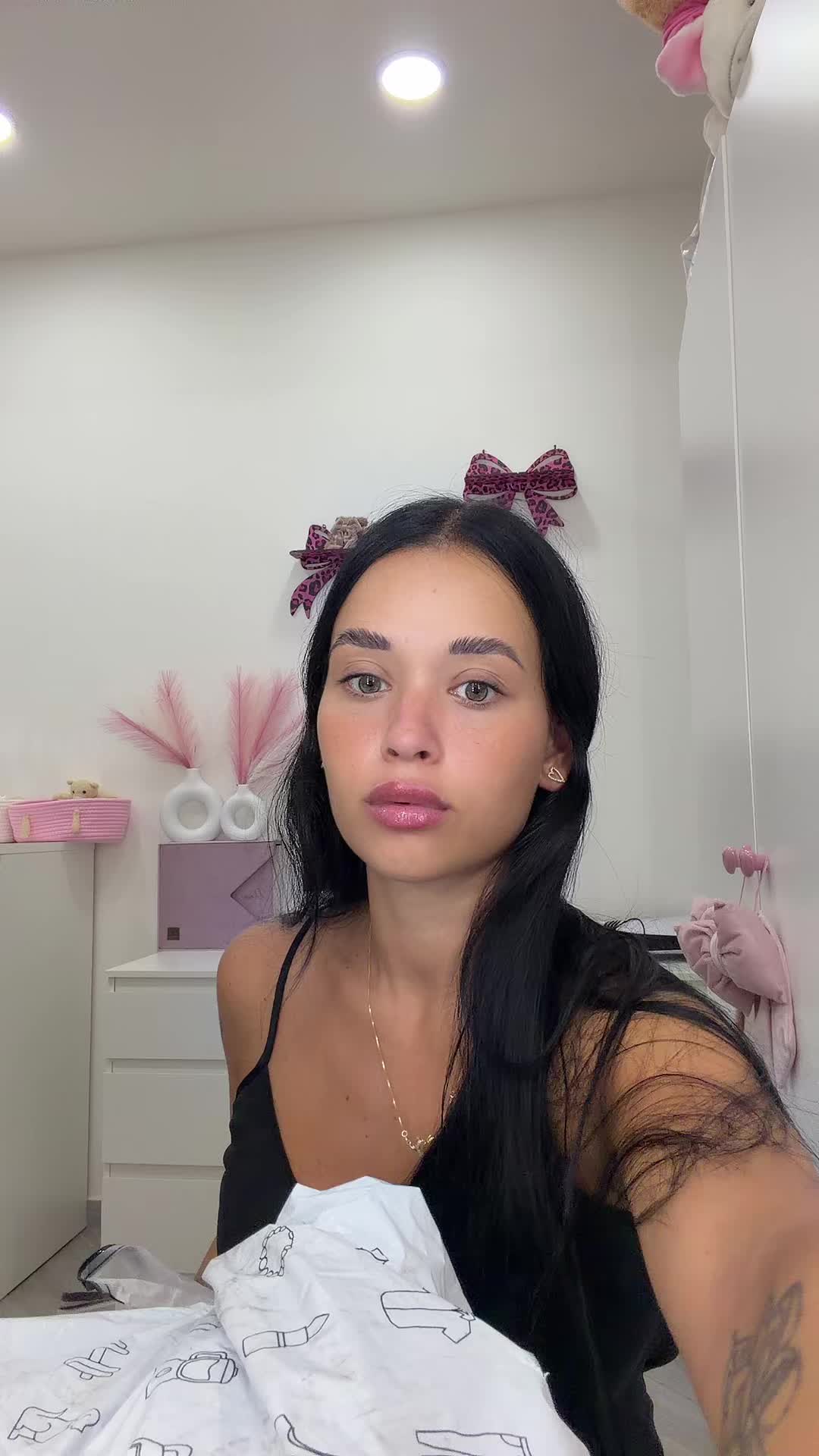 @tonyesara