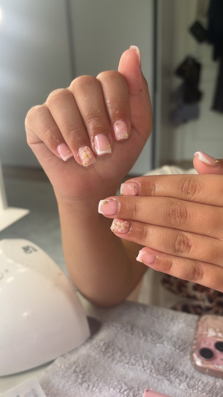 @𝓔𝓵𝓵𝓪💕