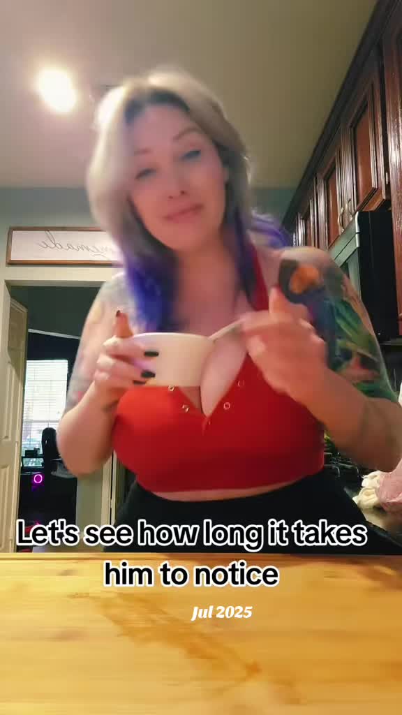 @TheMoistQueen ®️