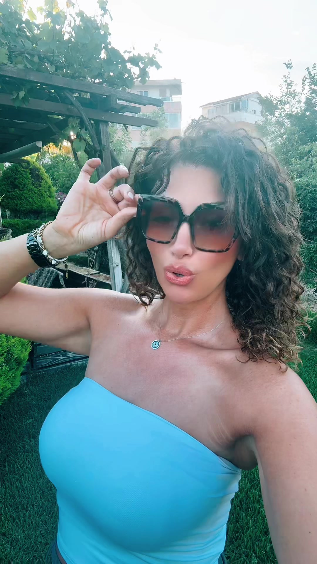 @Nili.fee