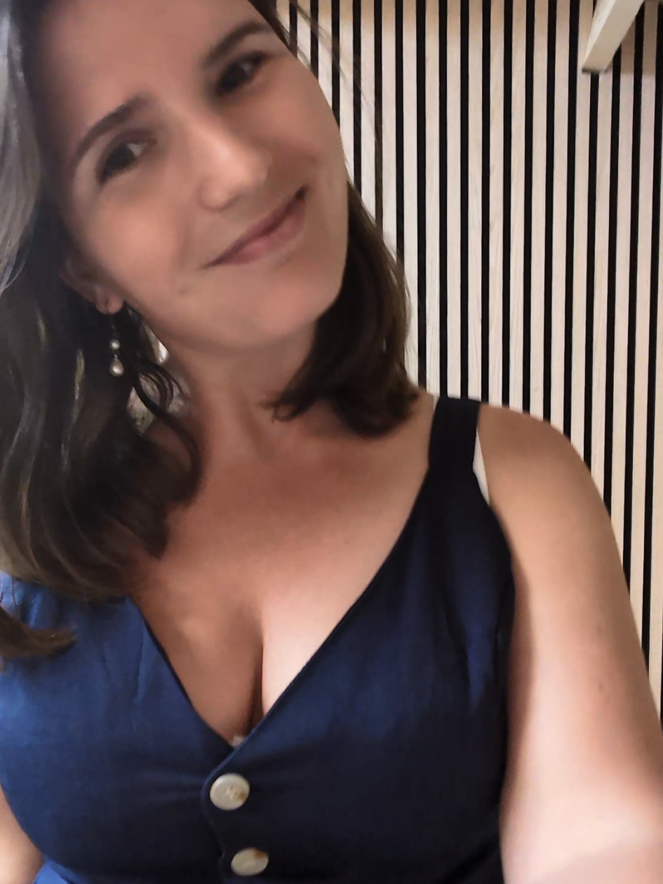 @justme-elena