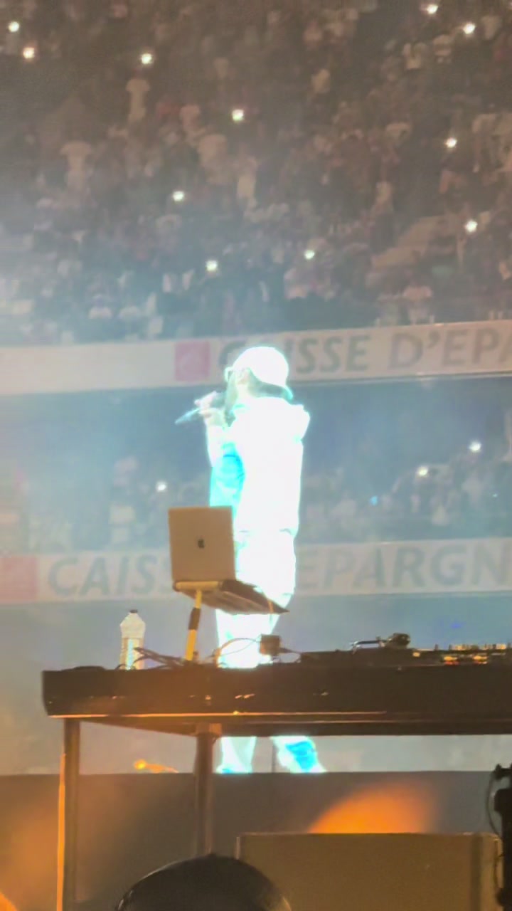 @Mélissa 🦋
