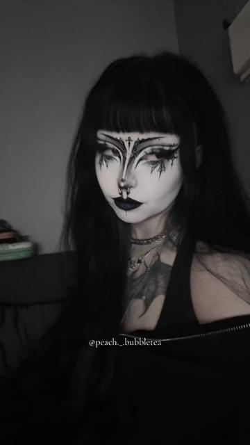 @Julie🕷️