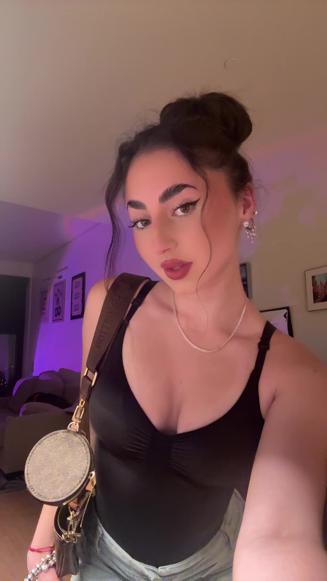 @lizzy.iz.buzy
