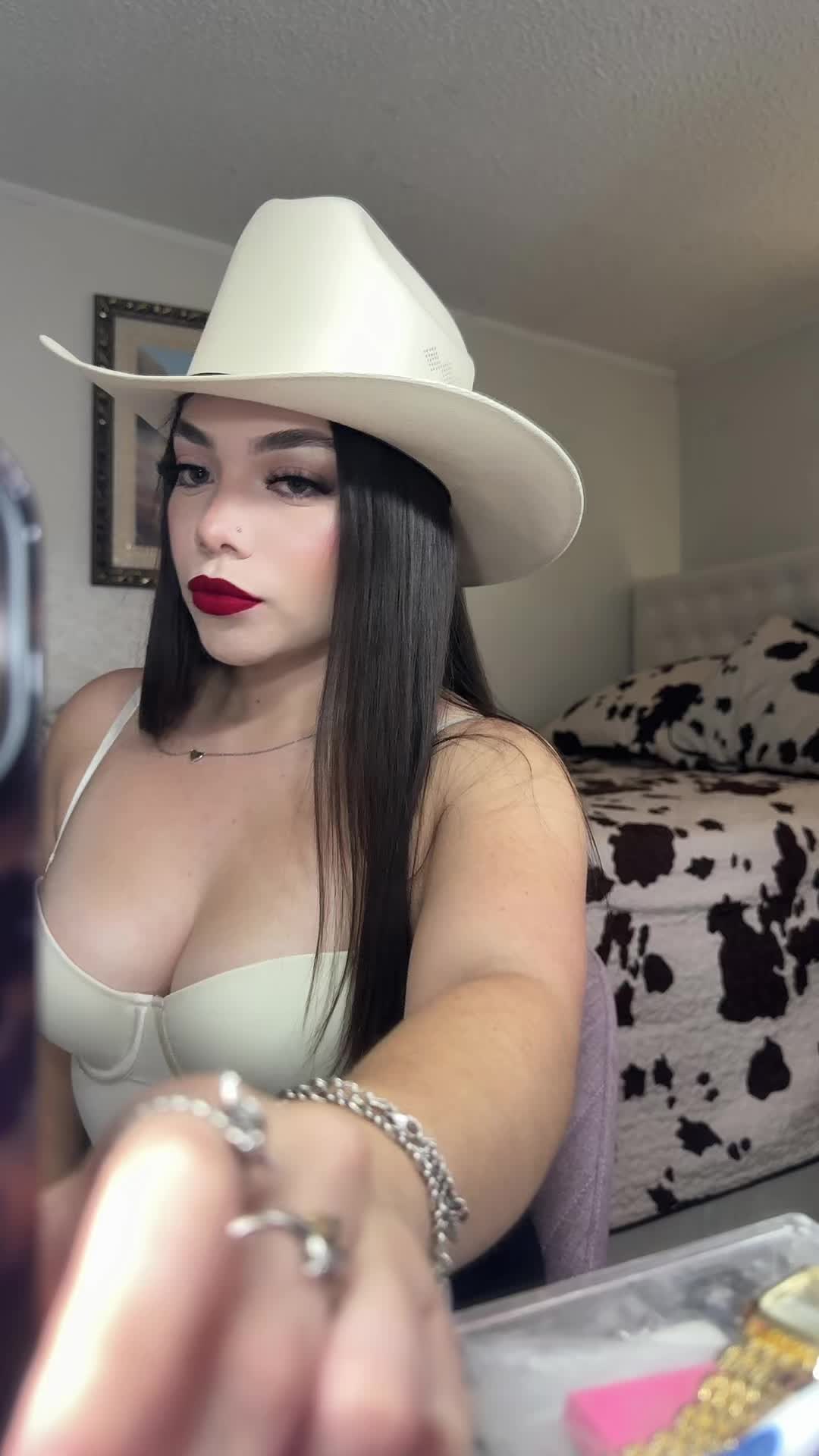 @Amairani