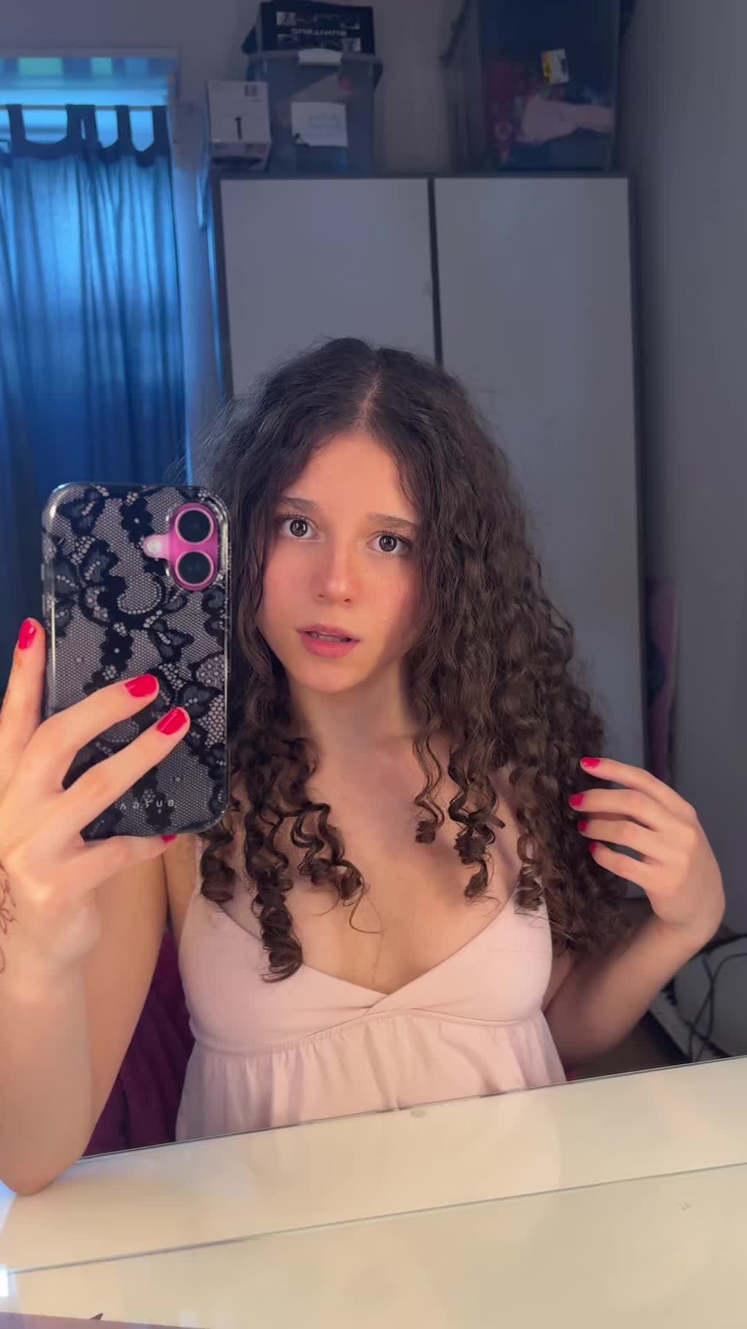 @🦄