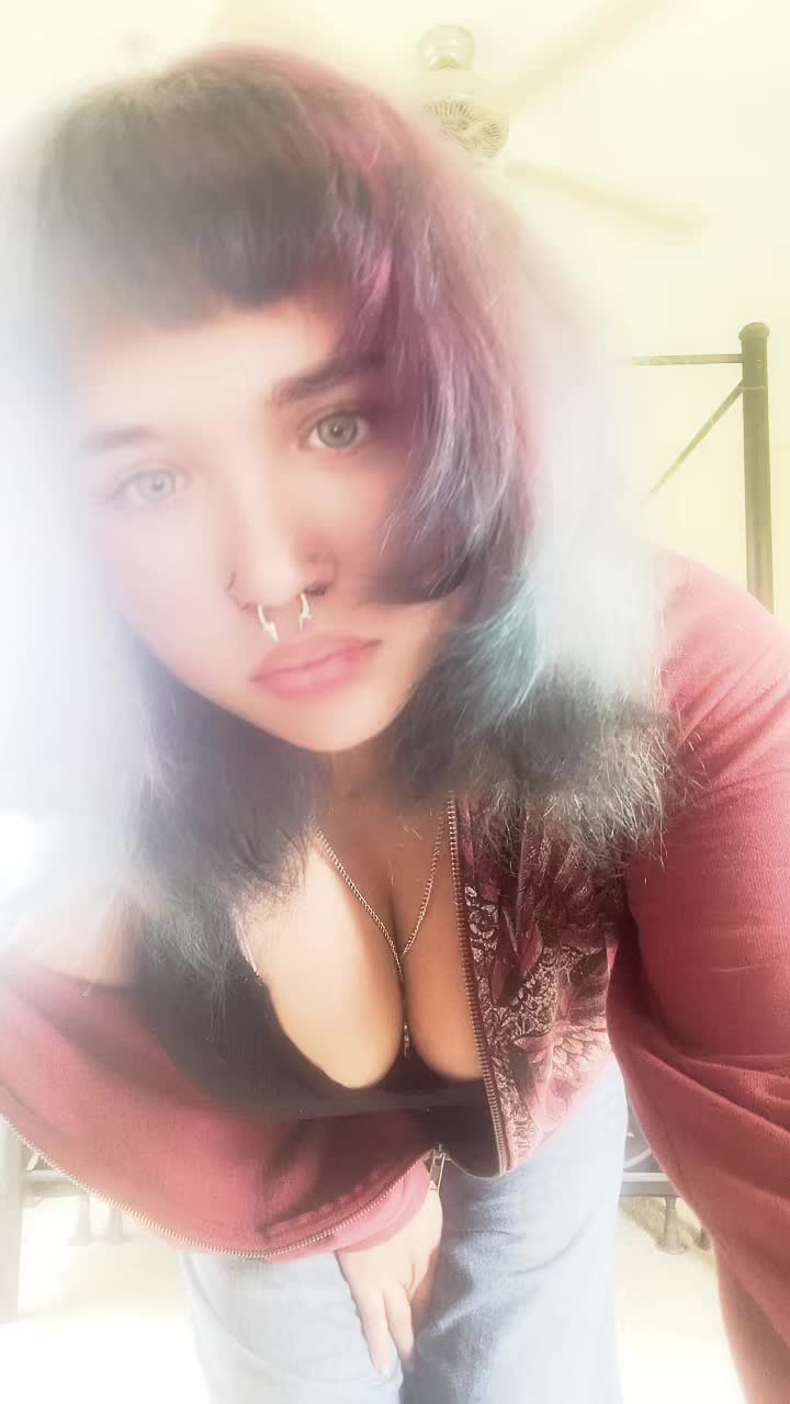 @Jem_b1tch