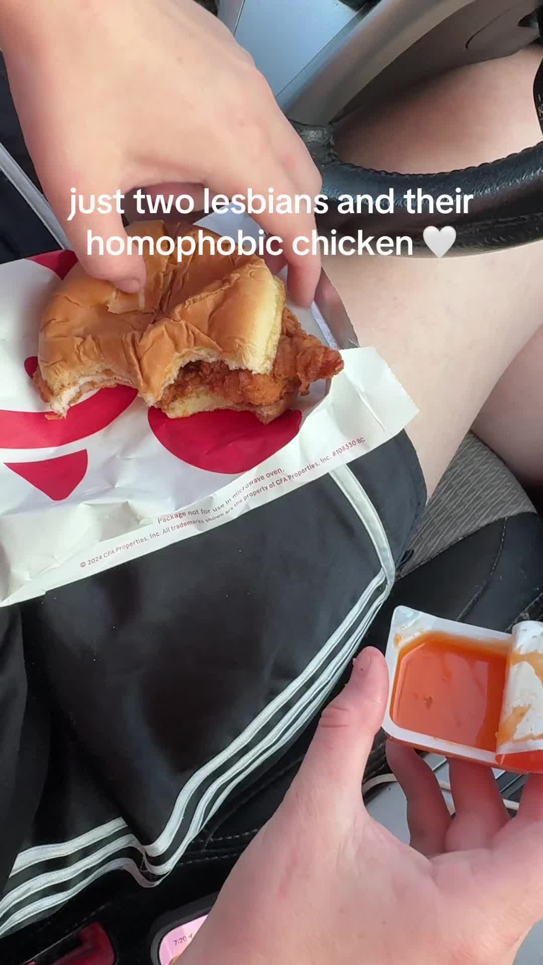 @mo!