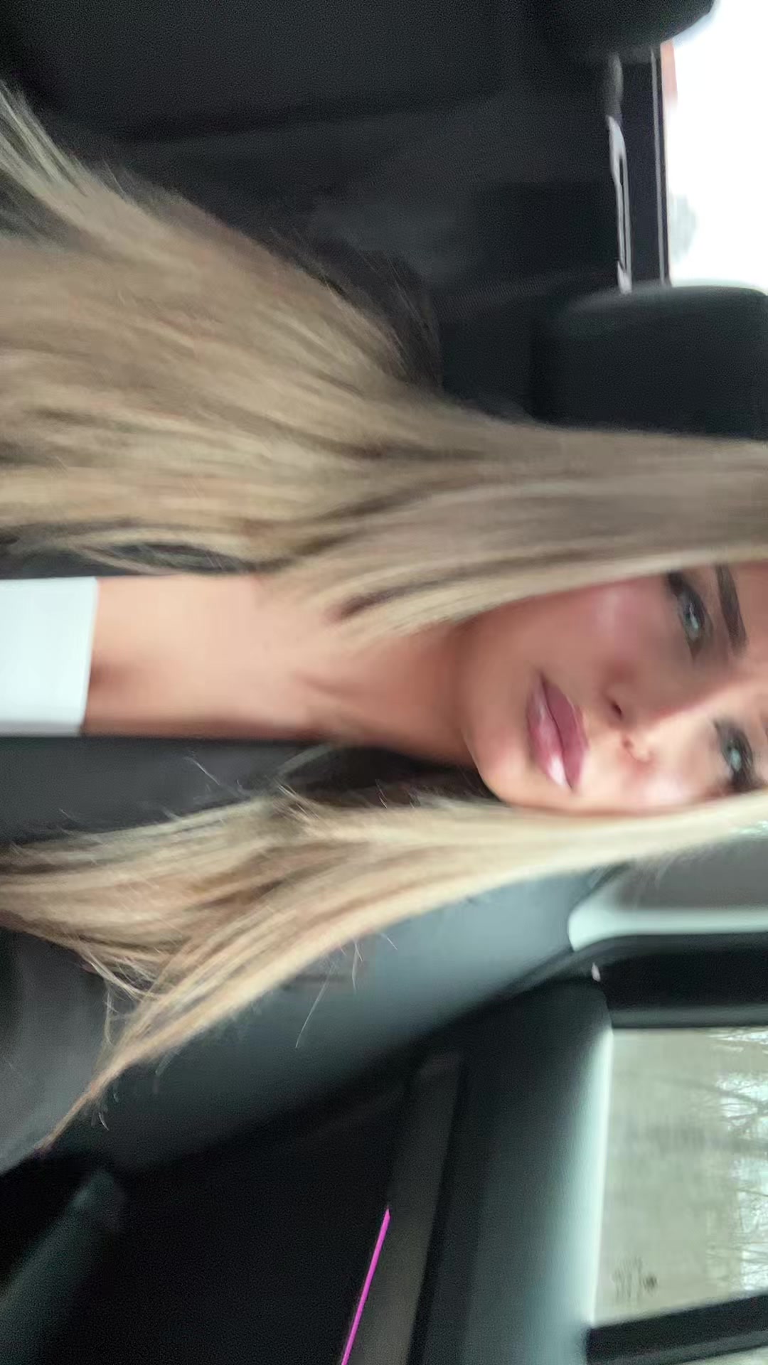 @<33
