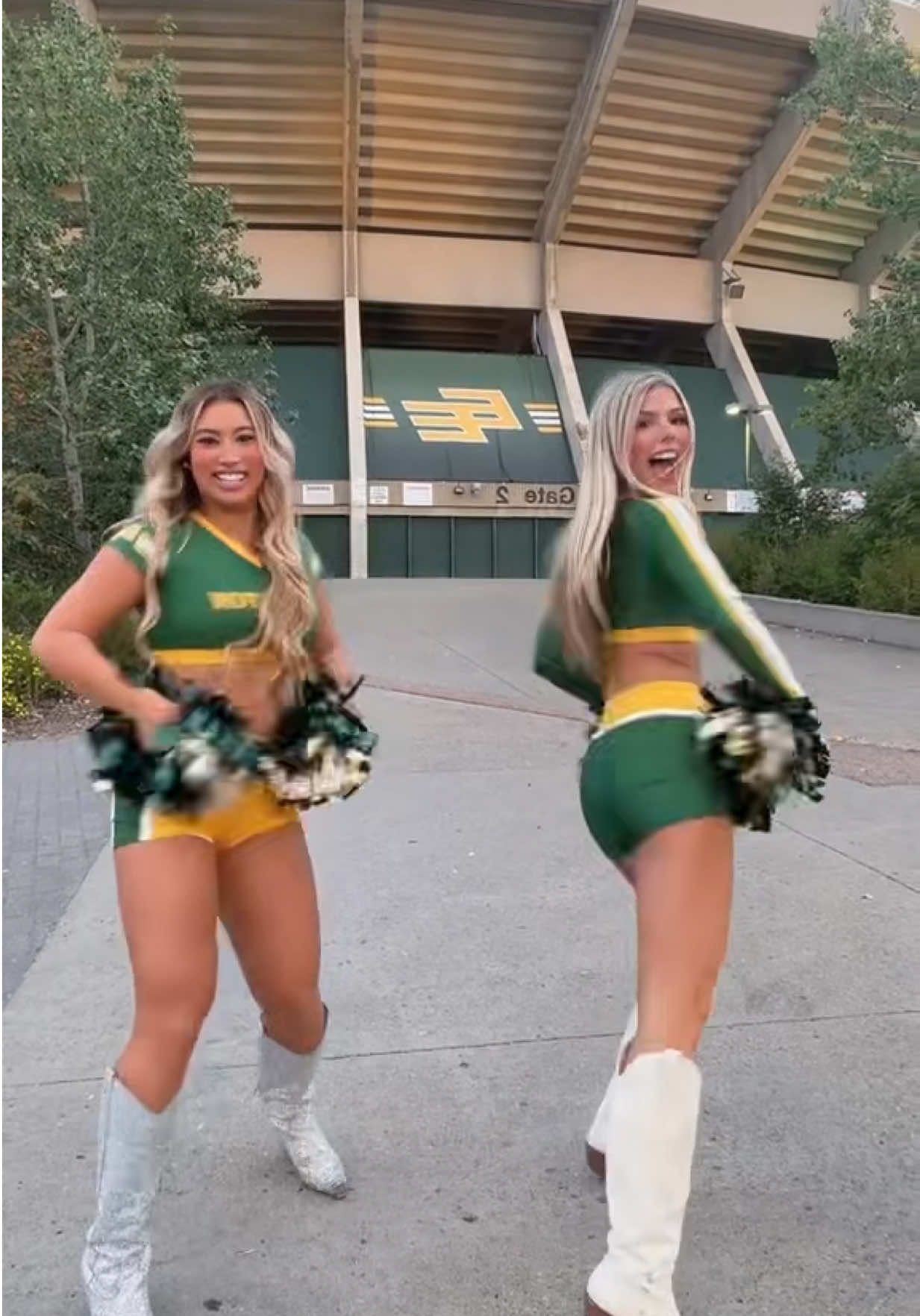 @Edmonton Elks Cheer Team