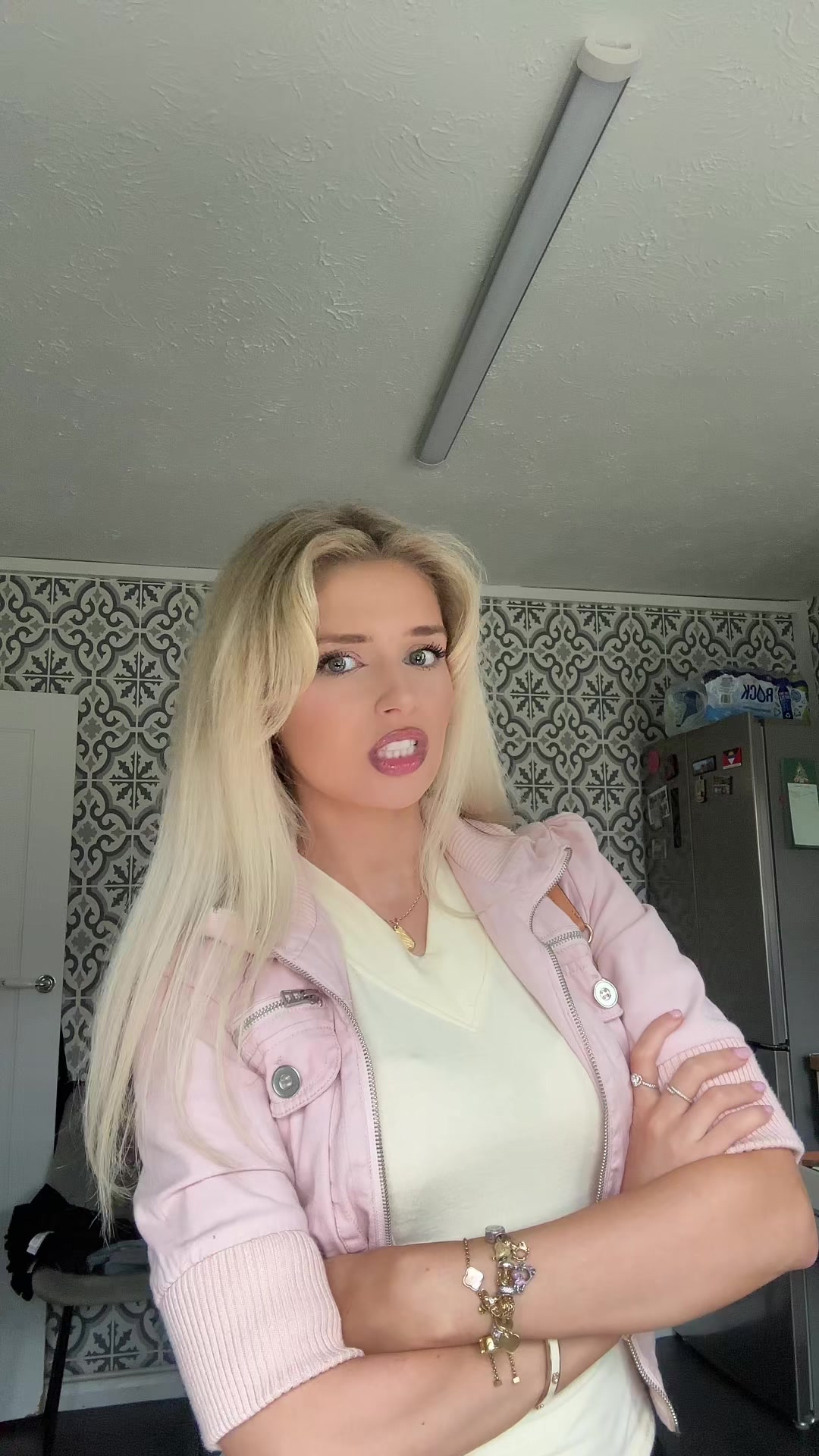 @Demi-lee