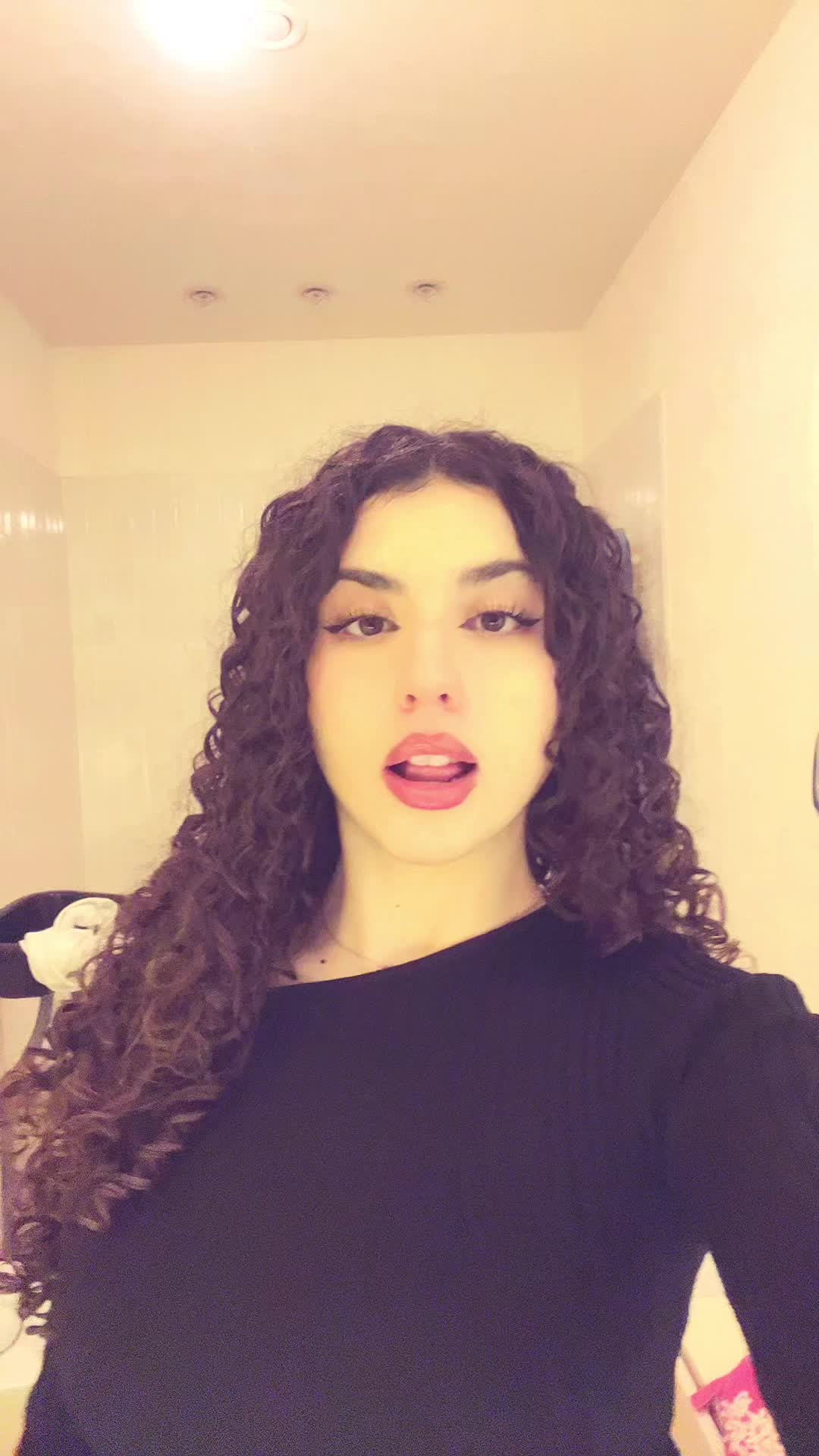 @martina_