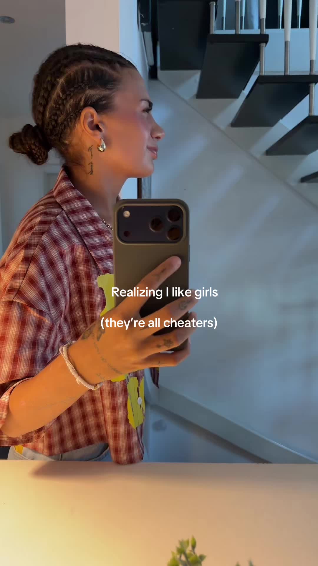@deinbronarinlo👩🏻&zwj;❤️&zwj;💋&zwj;👩🏻