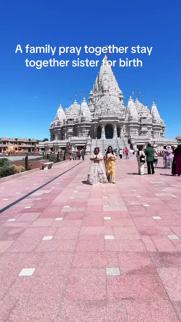 @radhaaa____