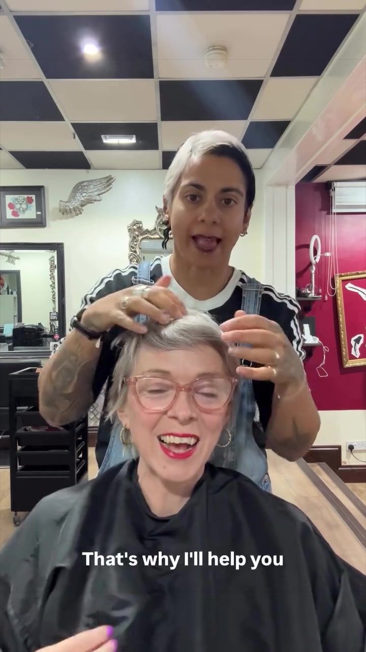 @Short Hair Cutting Specialist