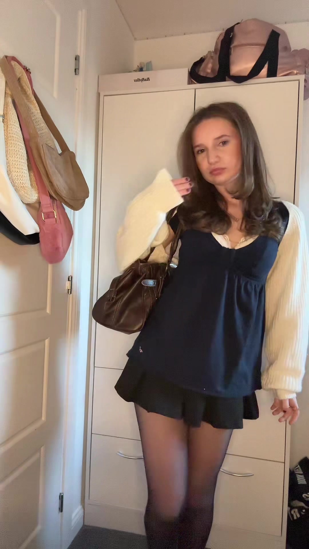 @𝓮𝓵𝓵𝓪 🧸🍂⋆.˚