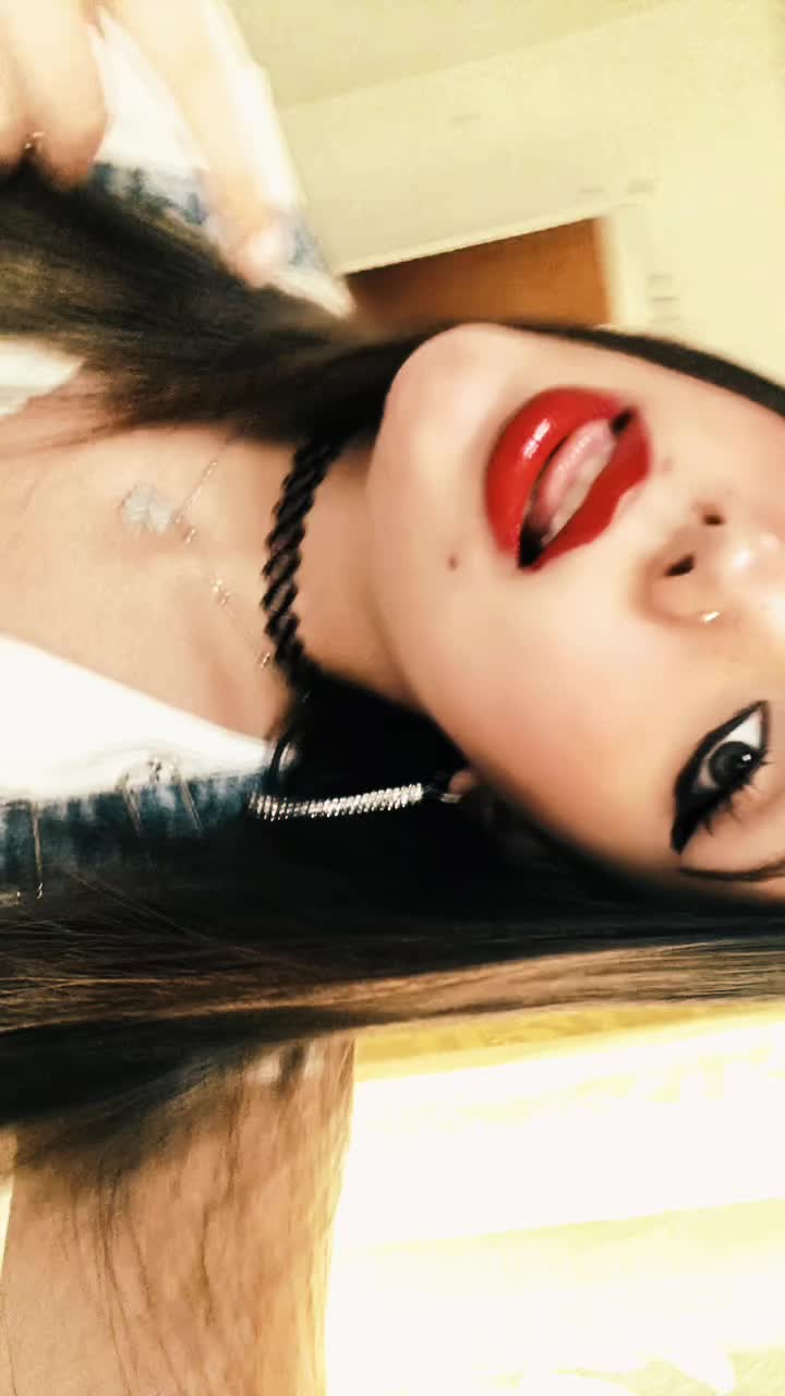@rihanna